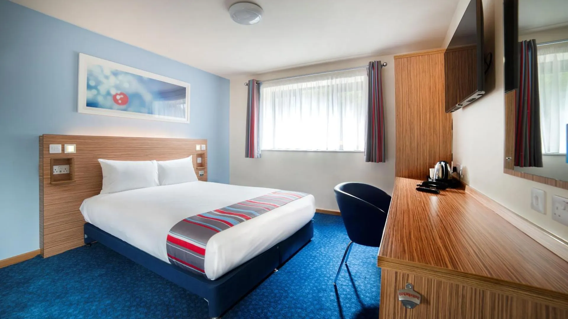 Travelodge Dublin Airport North 'Swords' מלון
